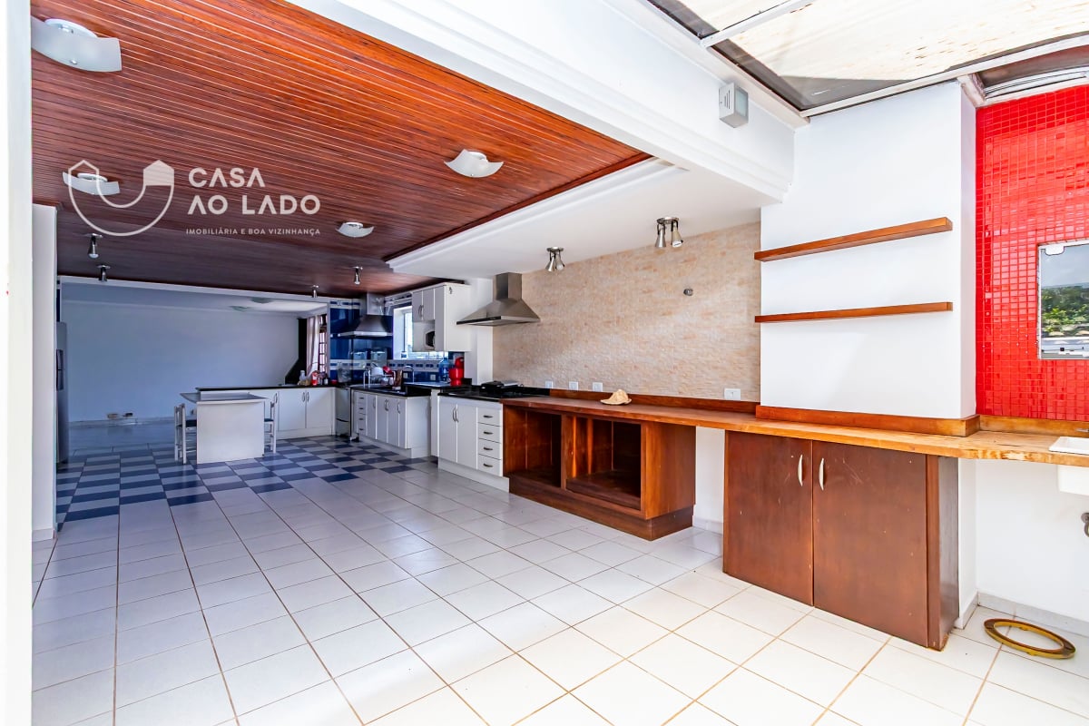 Sobrado 594m² com 5 suítes no Guabirotuba - Curitiba/PR