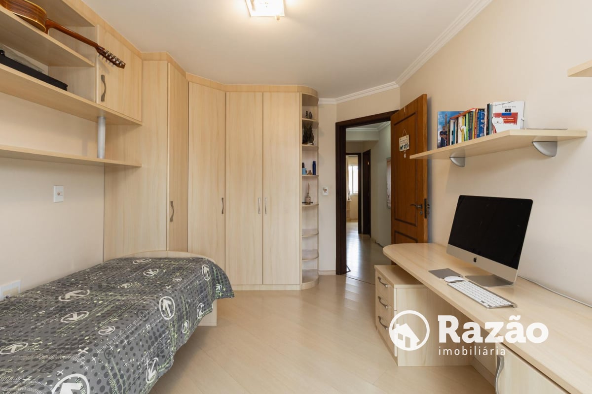 SOBRADO COM 4 QUARTOS - ÁREA TOTAL DE 250,40m² - BUTIATUVINHA - REF 6180