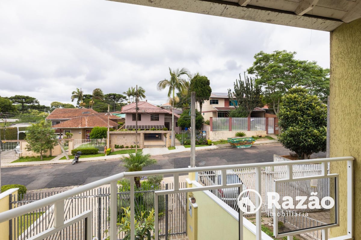 SOBRADO COM 4 QUARTOS - ÁREA TOTAL DE 250,40m² - BUTIATUVINHA - REF 6180