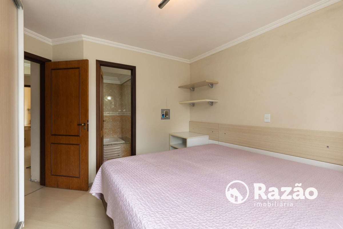 SOBRADO COM 4 QUARTOS - ÁREA TOTAL DE 250,40m² - BUTIATUVINHA - REF 6180