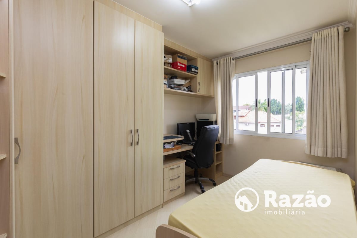 SOBRADO COM 4 QUARTOS - ÁREA TOTAL DE 250,40m² - BUTIATUVINHA - REF 6180