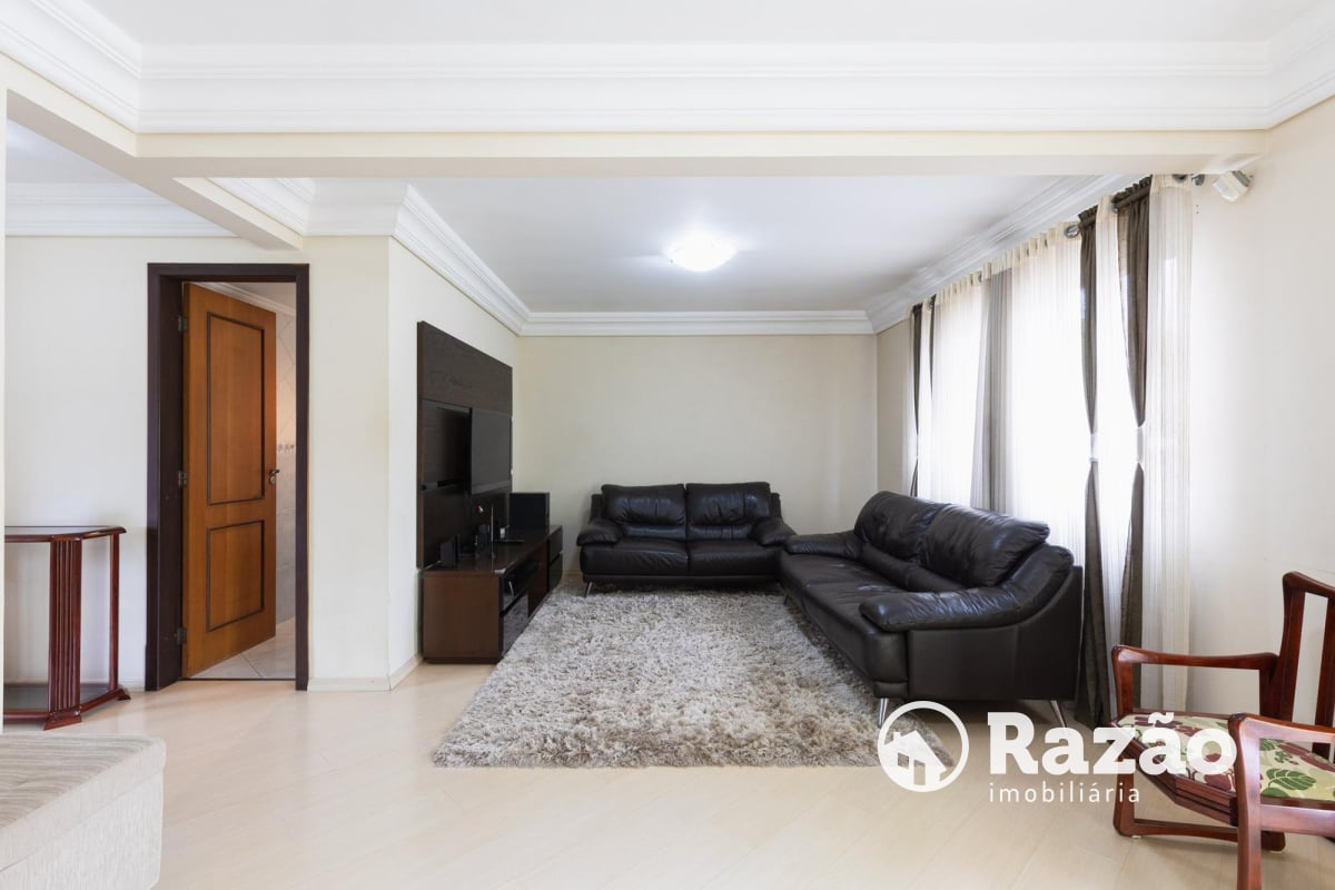 SOBRADO COM 4 QUARTOS - ÁREA TOTAL DE 250,40m² - BUTIATUVINHA - REF 6180