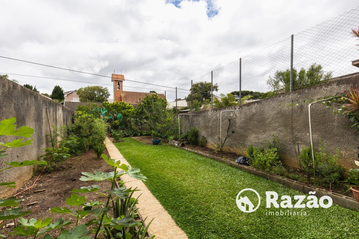 SOBRADO COM 4 QUARTOS - ÁREA TOTAL DE 250,40m² - BUTIATUVINHA - REF 6180