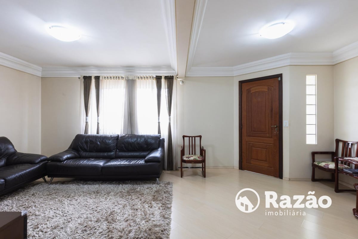 SOBRADO COM 4 QUARTOS - ÁREA TOTAL DE 250,40m² - BUTIATUVINHA - REF 6180