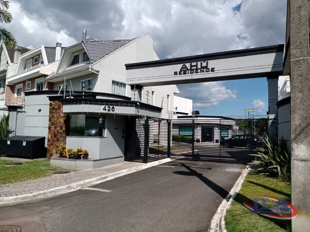 Sobrado com 3 dormitórios à venda, 250 m² por R$ 1.800.000,00 - Boa Vista - Curitiba/PR