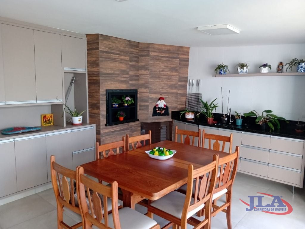 Sobrado com 3 dormitórios à venda, 250 m² por R$ 1.800.000,00 - Boa Vista - Curitiba/PR