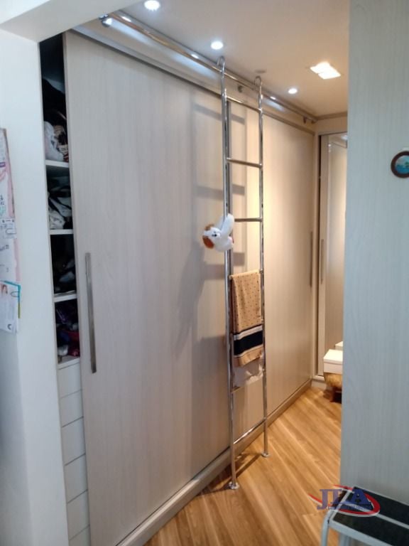 Sobrado com 3 dormitórios à venda, 250 m² por R$ 1.800.000,00 - Boa Vista - Curitiba/PR