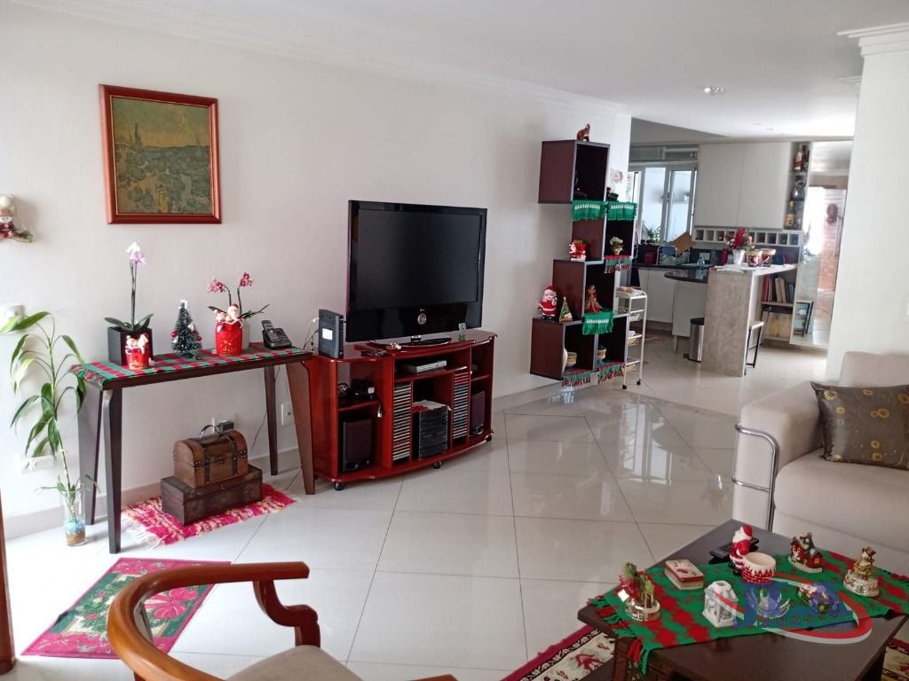 Sobrado com 3 dormitórios à venda, 250 m² por R$ 1.800.000,00 - Boa Vista - Curitiba/PR