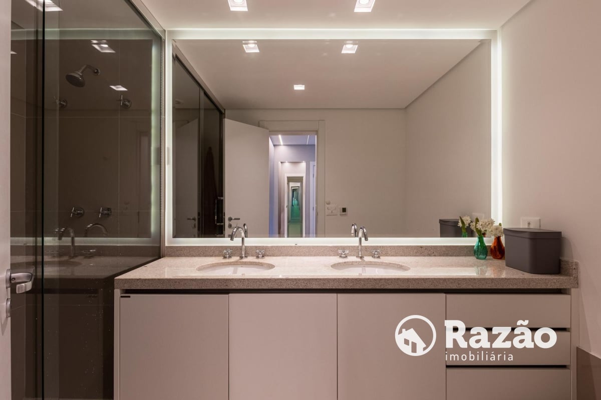 APARTAMENTO COM 2 QUARTOS - ÁREA TOTAL DE 165,67m² - ALTO DA GLÓRIA - REF 6183
