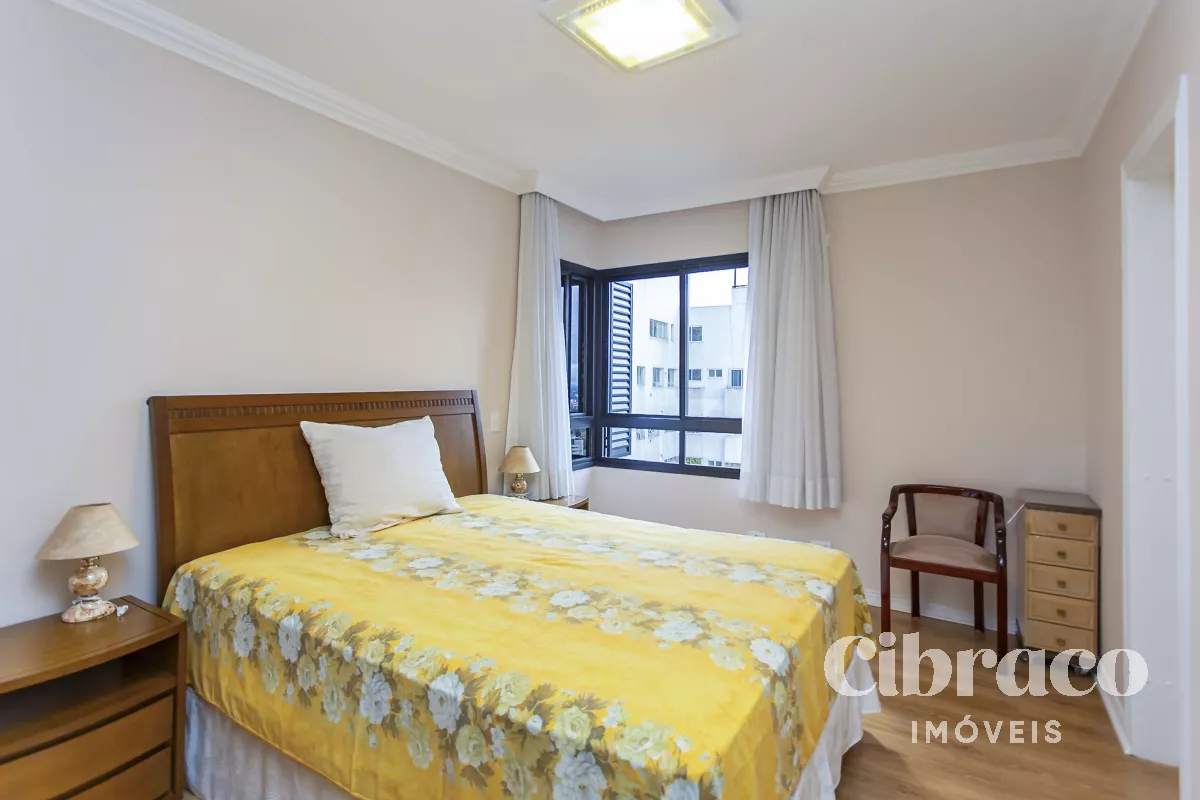 Apartamento à Venda - Água Verde, Curitiba / PR
