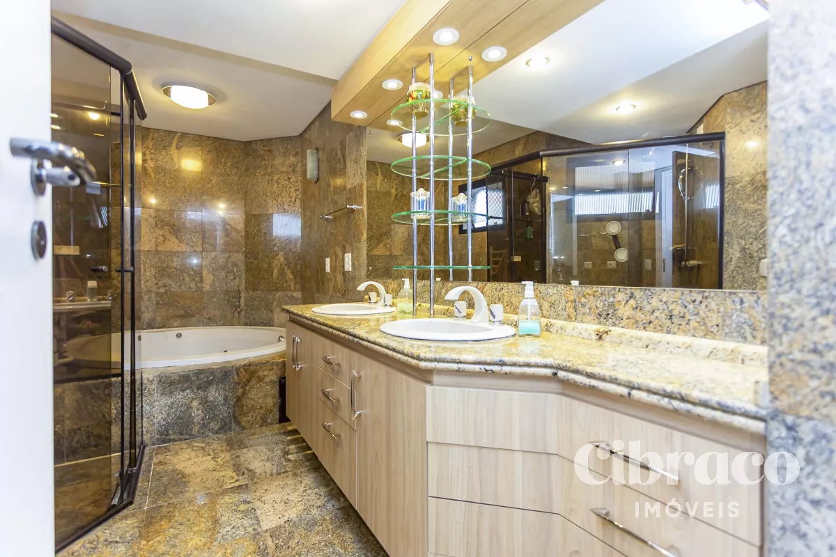 Apartamento à Venda - Água Verde, Curitiba / PR