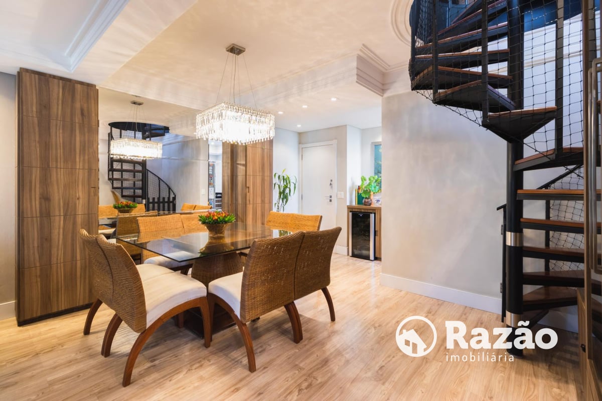 COBERTURA COM 3 QUARTOS - ÁREA TOTAL 330,64m² - BIGORRILHO - REF 5546