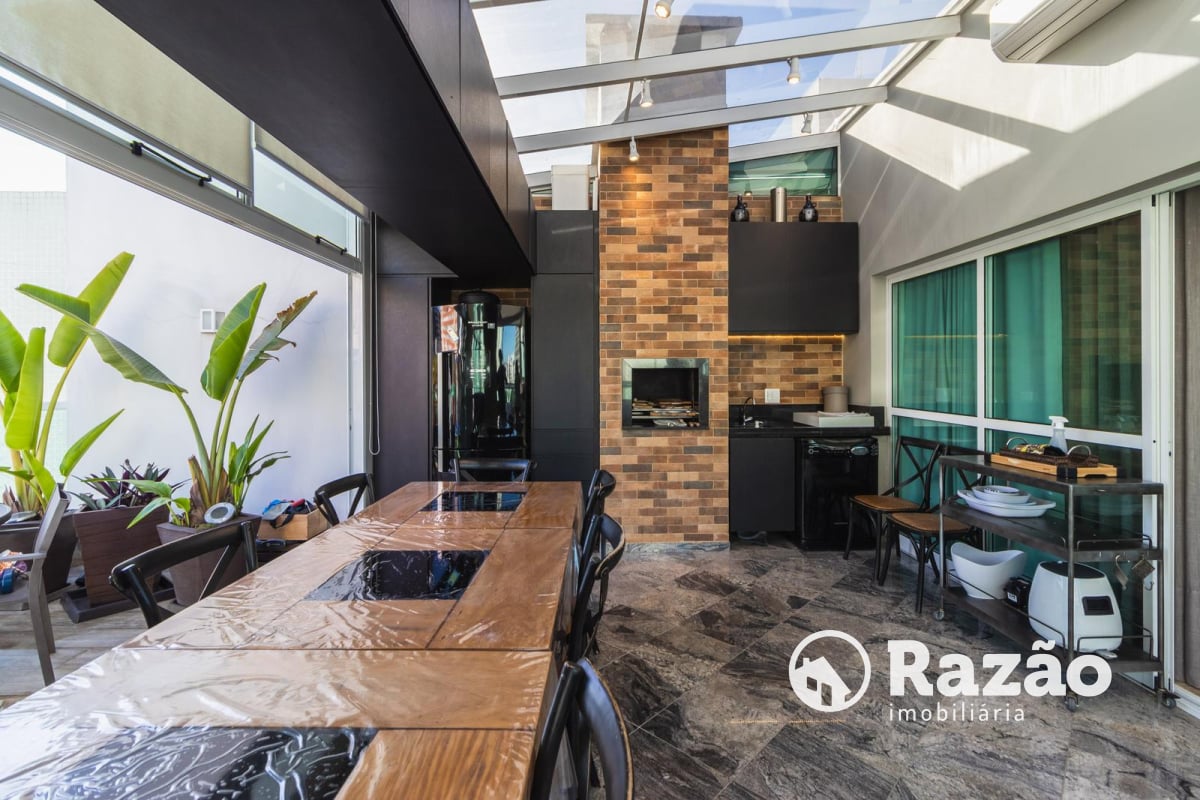 COBERTURA COM 3 QUARTOS - ÁREA TOTAL 330,64m² - BIGORRILHO - REF 5546