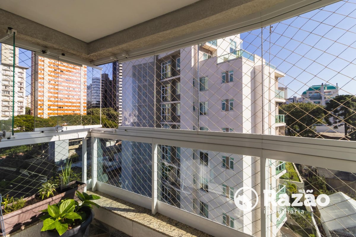 COBERTURA COM 3 QUARTOS - ÁREA TOTAL 330,64m² - BIGORRILHO - REF 5546