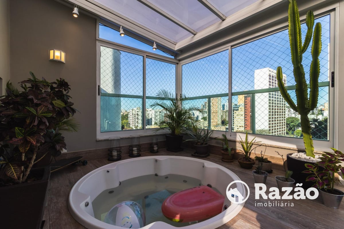 COBERTURA COM 3 QUARTOS - ÁREA TOTAL 330,64m² - BIGORRILHO - REF 5546