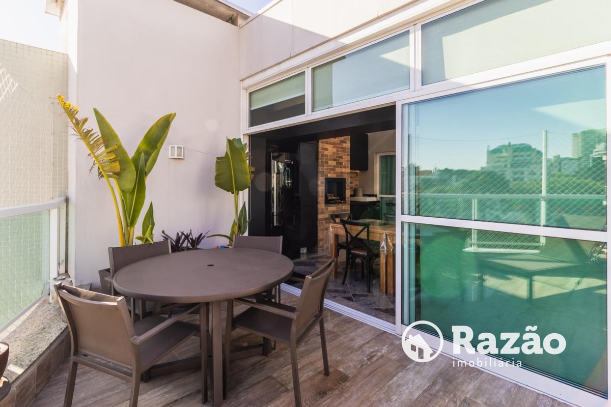 COBERTURA COM 3 QUARTOS - ÁREA TOTAL 330,64m² - BIGORRILHO - REF 5546