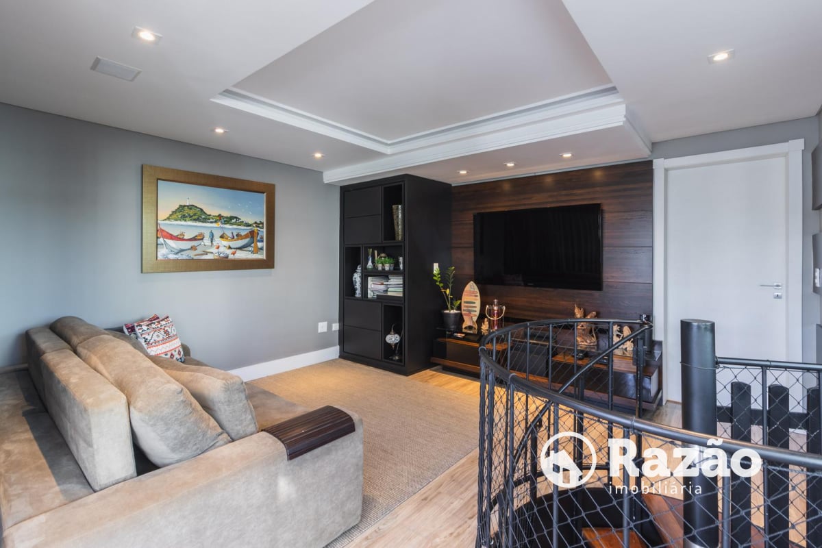 COBERTURA COM 3 QUARTOS - ÁREA TOTAL 330,64m² - BIGORRILHO - REF 5546