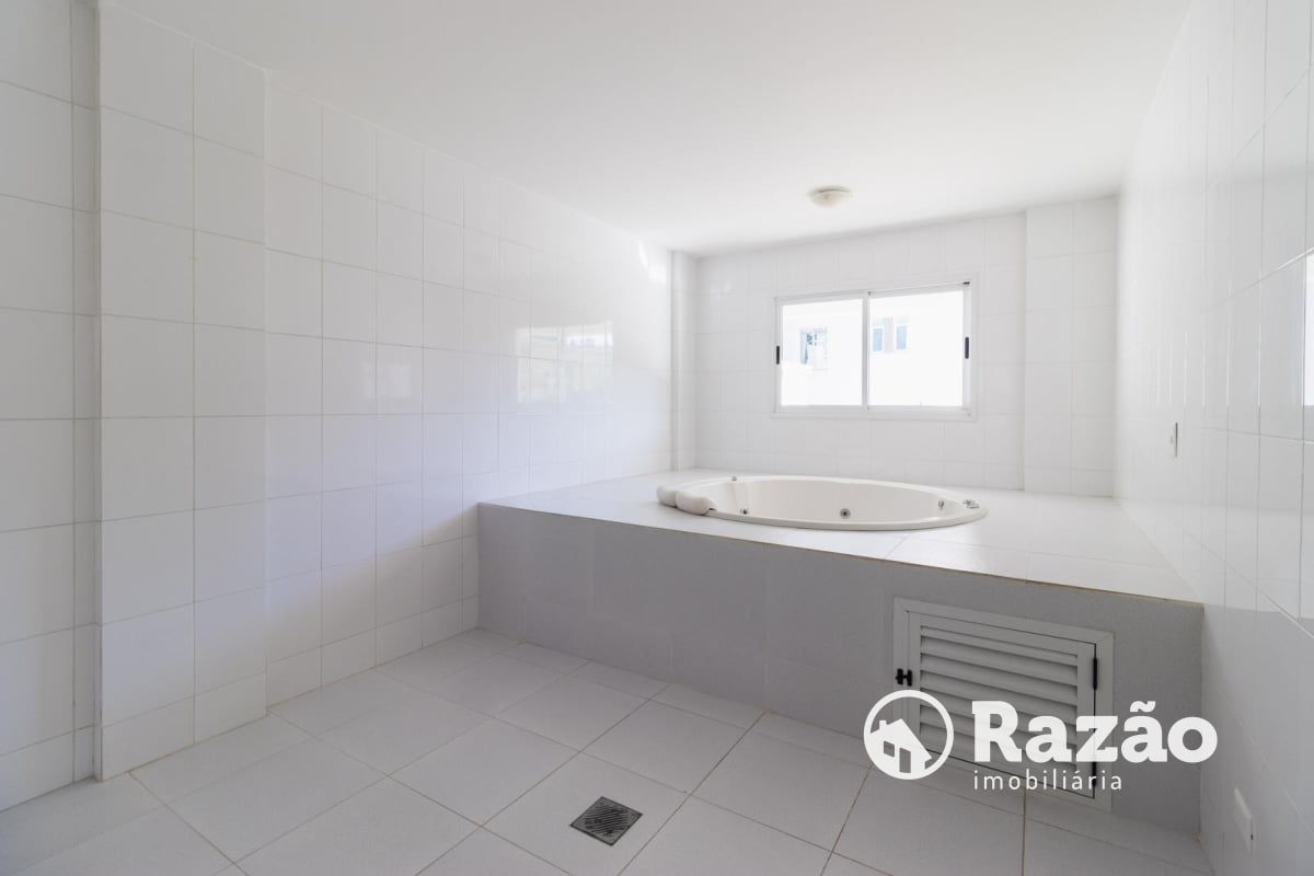 COBERTURA COM 3 QUARTOS - ÁREA TOTAL 330,64m² - BIGORRILHO - REF 5546