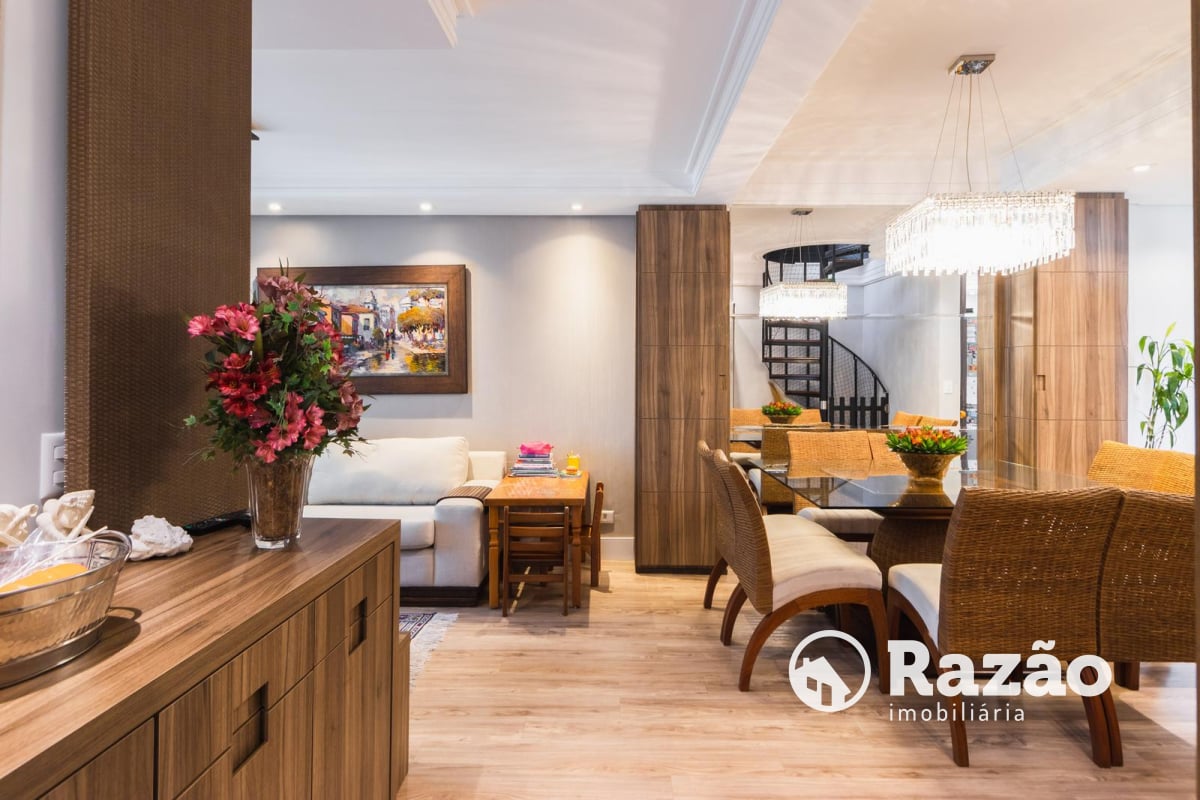 COBERTURA COM 3 QUARTOS - ÁREA TOTAL 330,64m² - BIGORRILHO - REF 5546