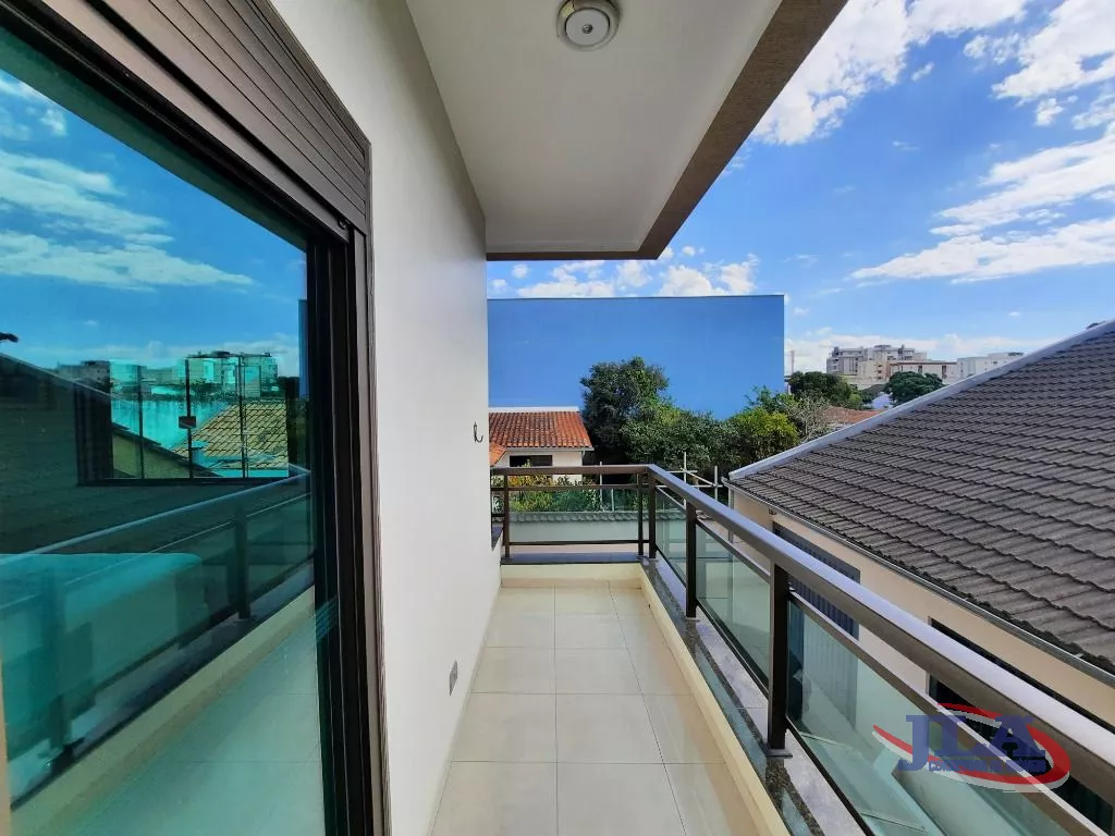 Sobrado com 3 dormitórios à venda, 295 m² por R$ 1.500.000,00 - Boa Vista - Curitiba/PR