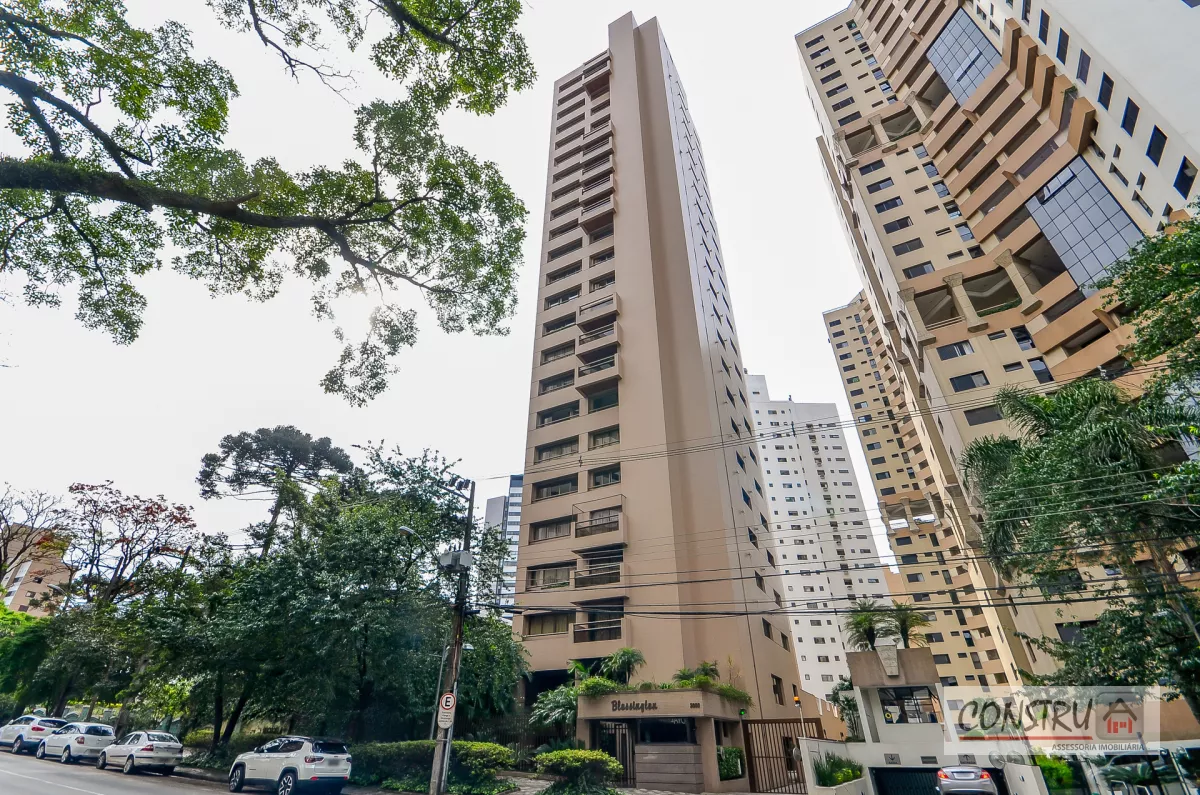Apartamento no Batel de 346 m² com 4 quartos