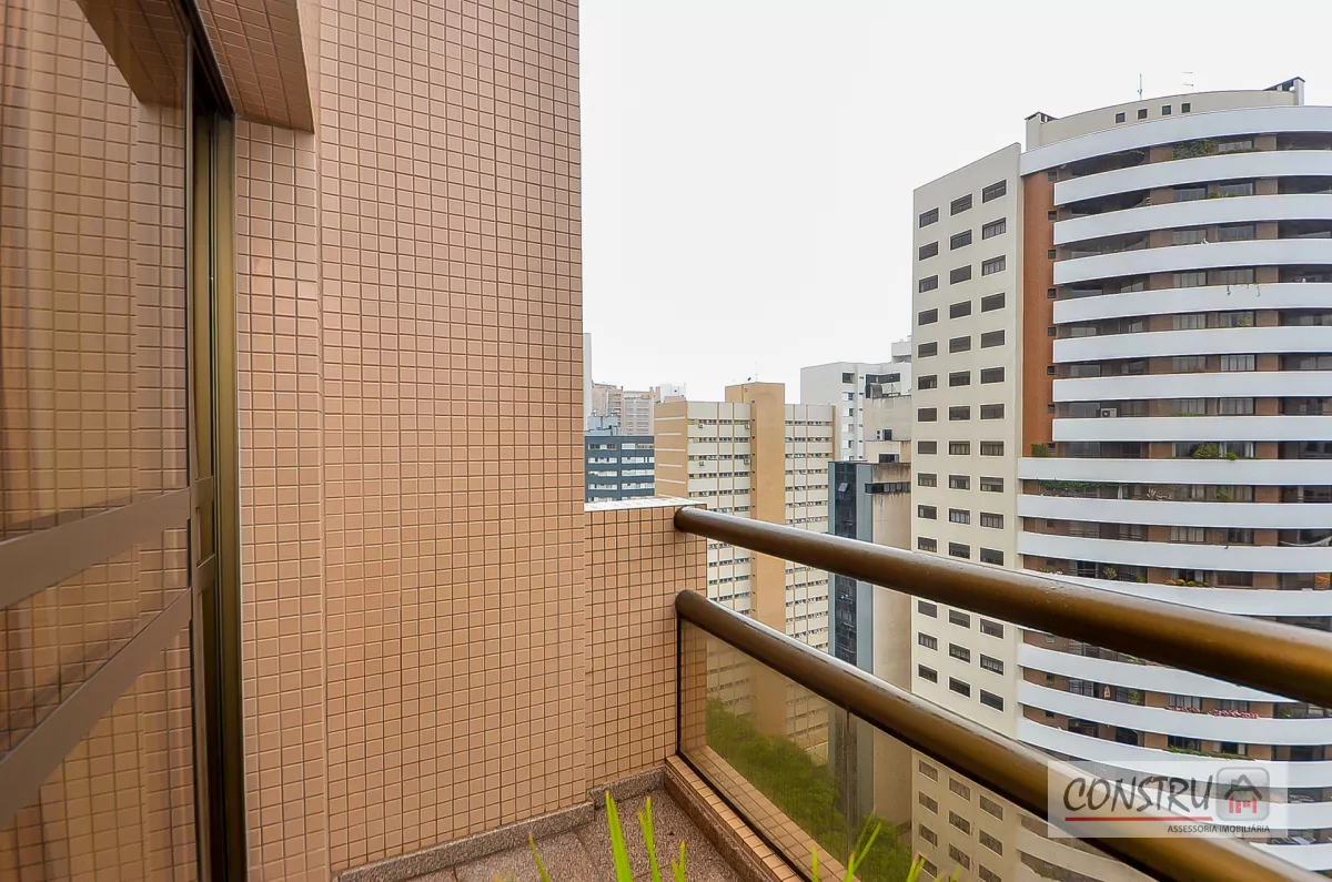 Apartamento no Batel de 346 m² com 4 quartos
