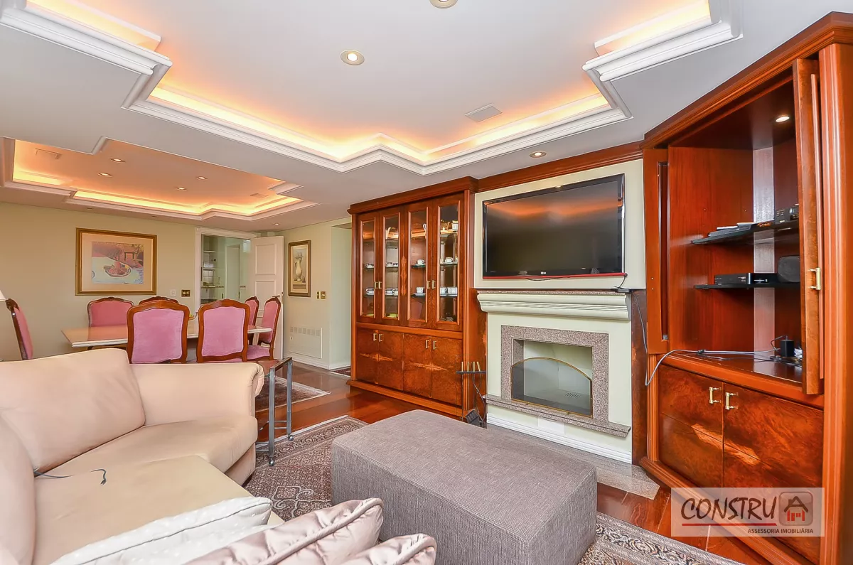 Apartamento no Batel de 346 m² com 4 quartos