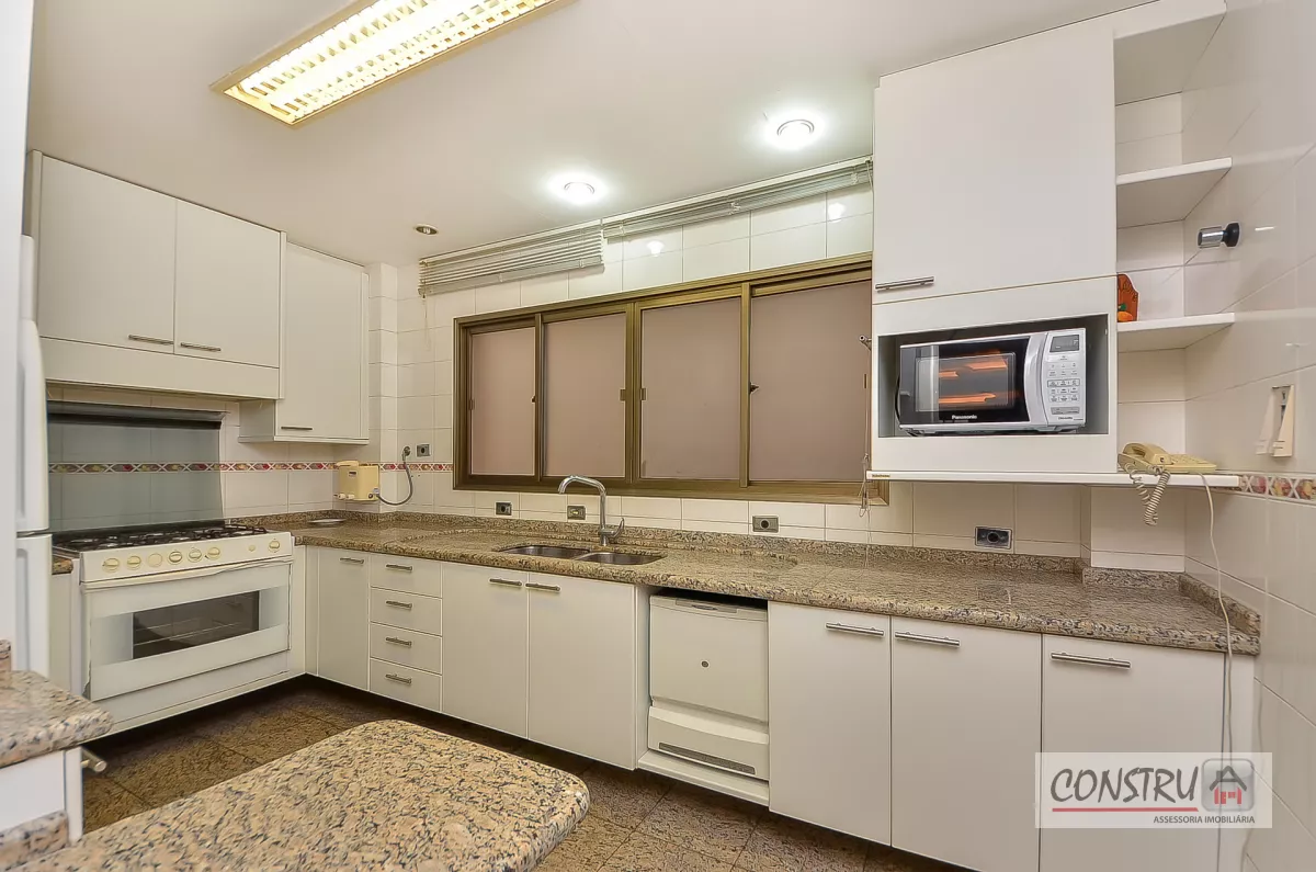 Apartamento no Batel de 346 m² com 4 quartos