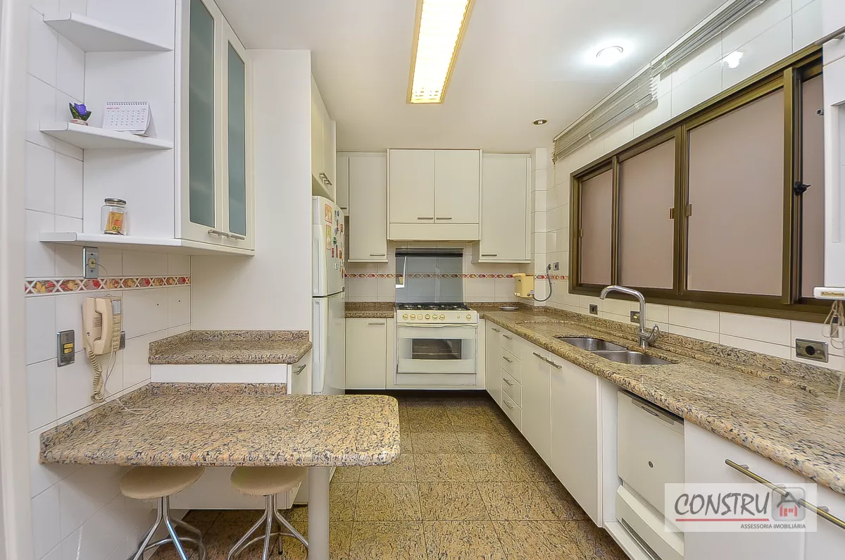 Apartamento no Batel de 346 m² com 4 quartos