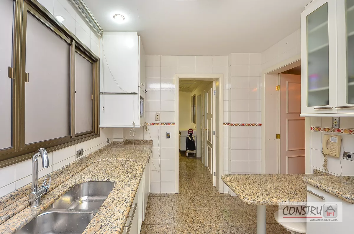 Apartamento no Batel de 346 m² com 4 quartos
