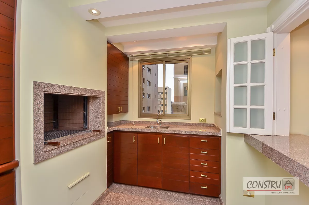 Apartamento no Batel de 346 m² com 4 quartos