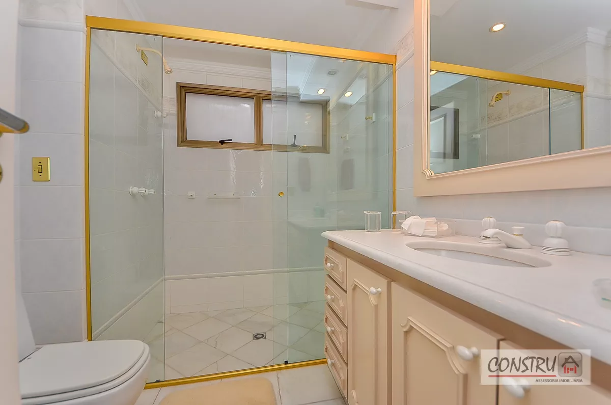 Apartamento no Batel de 346 m² com 4 quartos