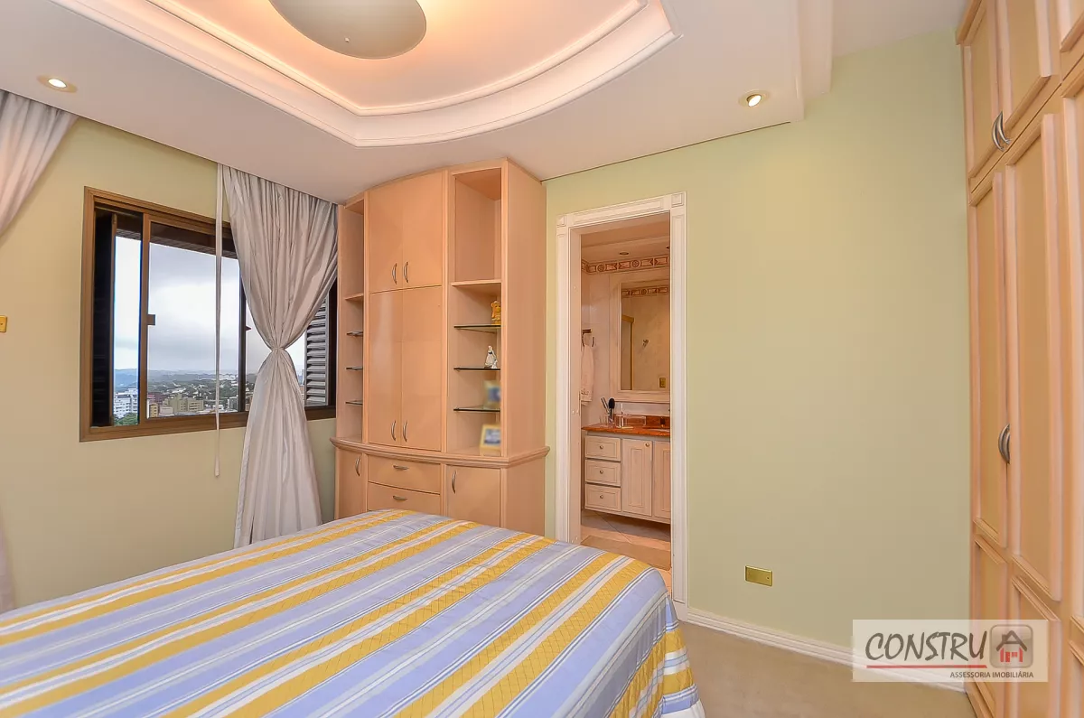 Apartamento no Batel de 346 m² com 4 quartos