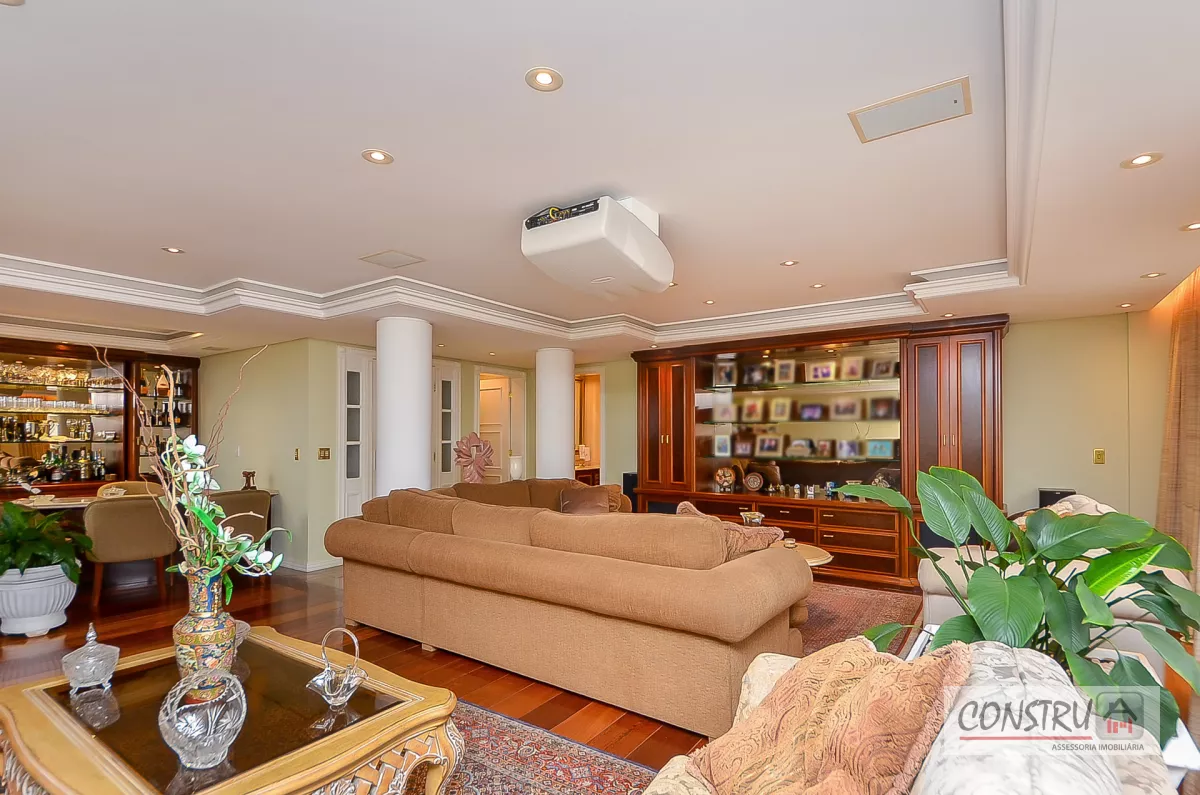 Apartamento no Batel de 346 m² com 4 quartos