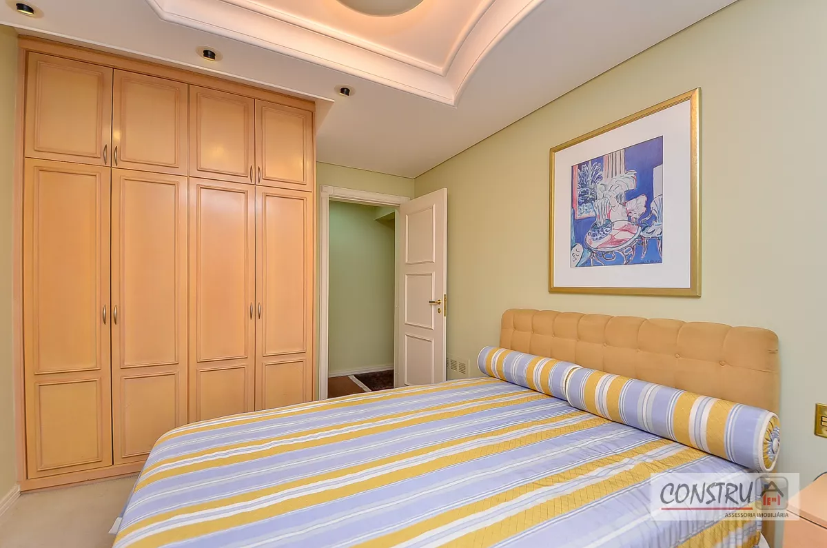 Apartamento no Batel de 346 m² com 4 quartos