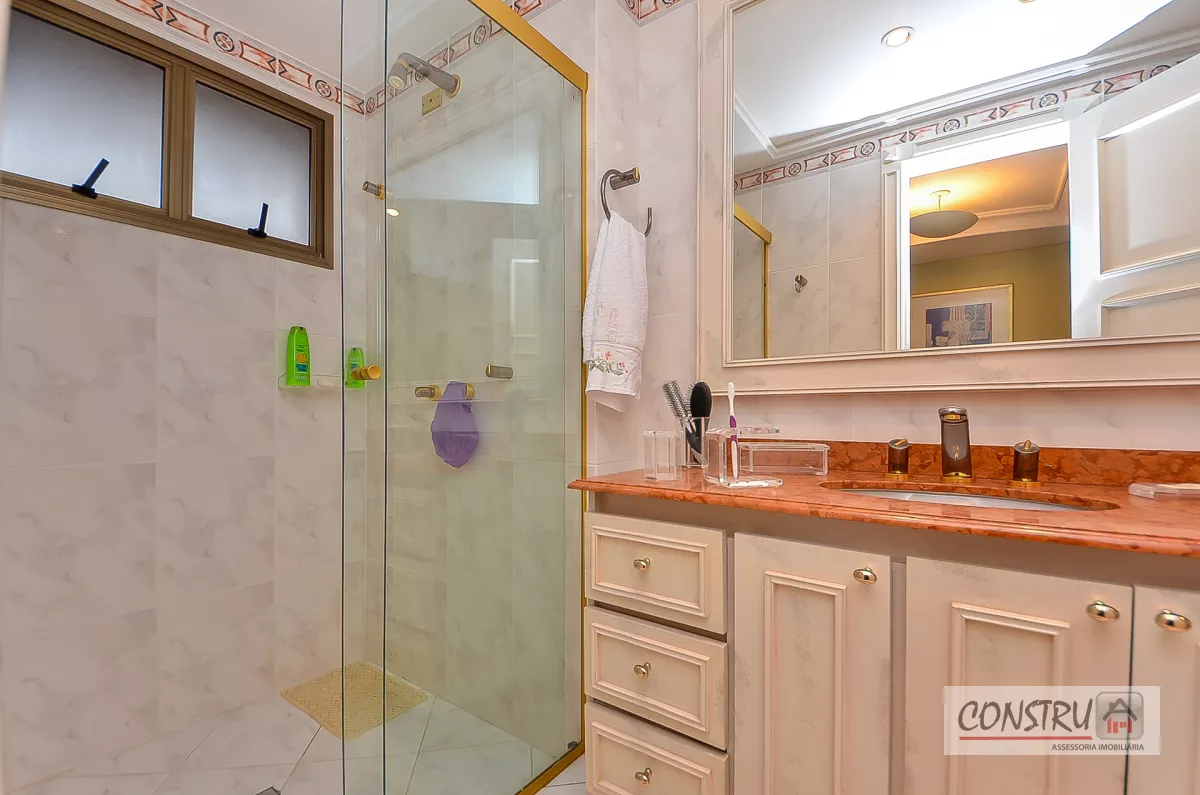 Apartamento no Batel de 346 m² com 4 quartos