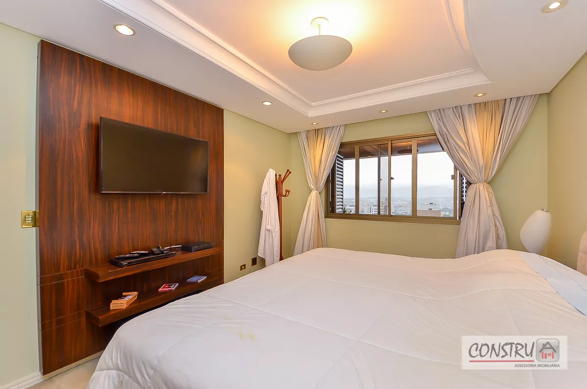 Apartamento no Batel de 346 m² com 4 quartos