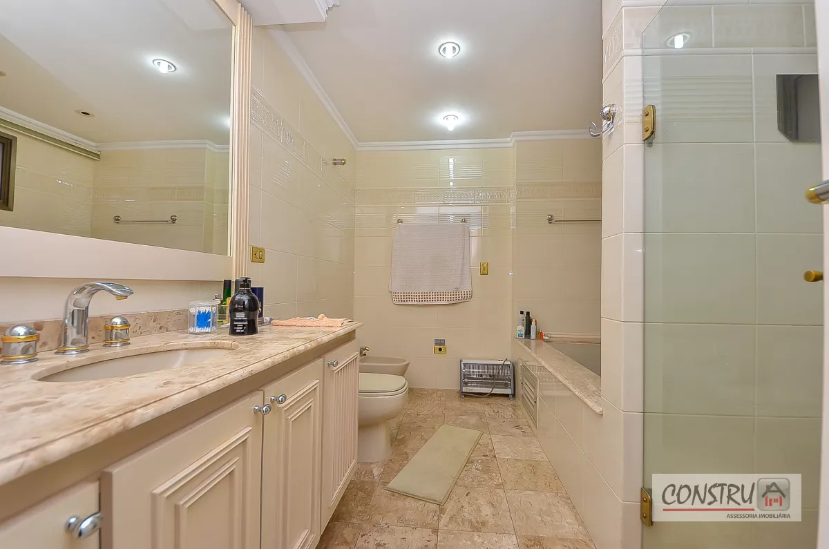 Apartamento no Batel de 346 m² com 4 quartos