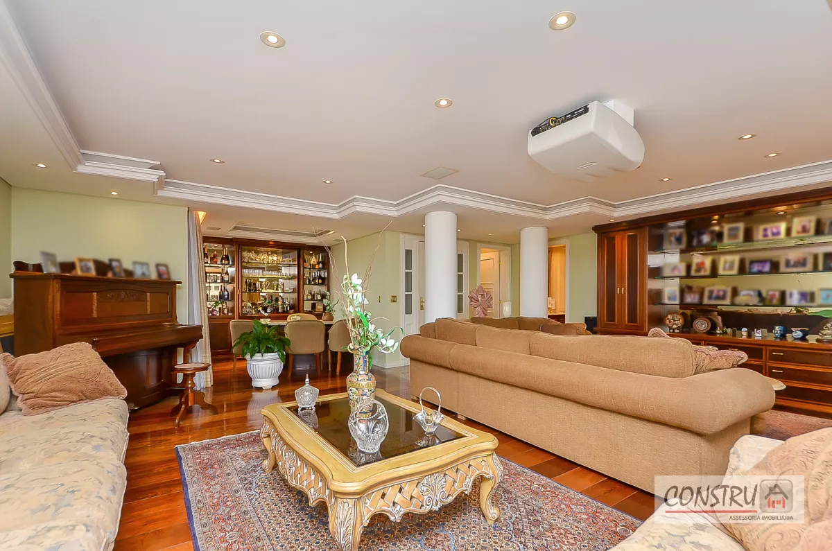 Apartamento no Batel de 346 m² com 4 quartos
