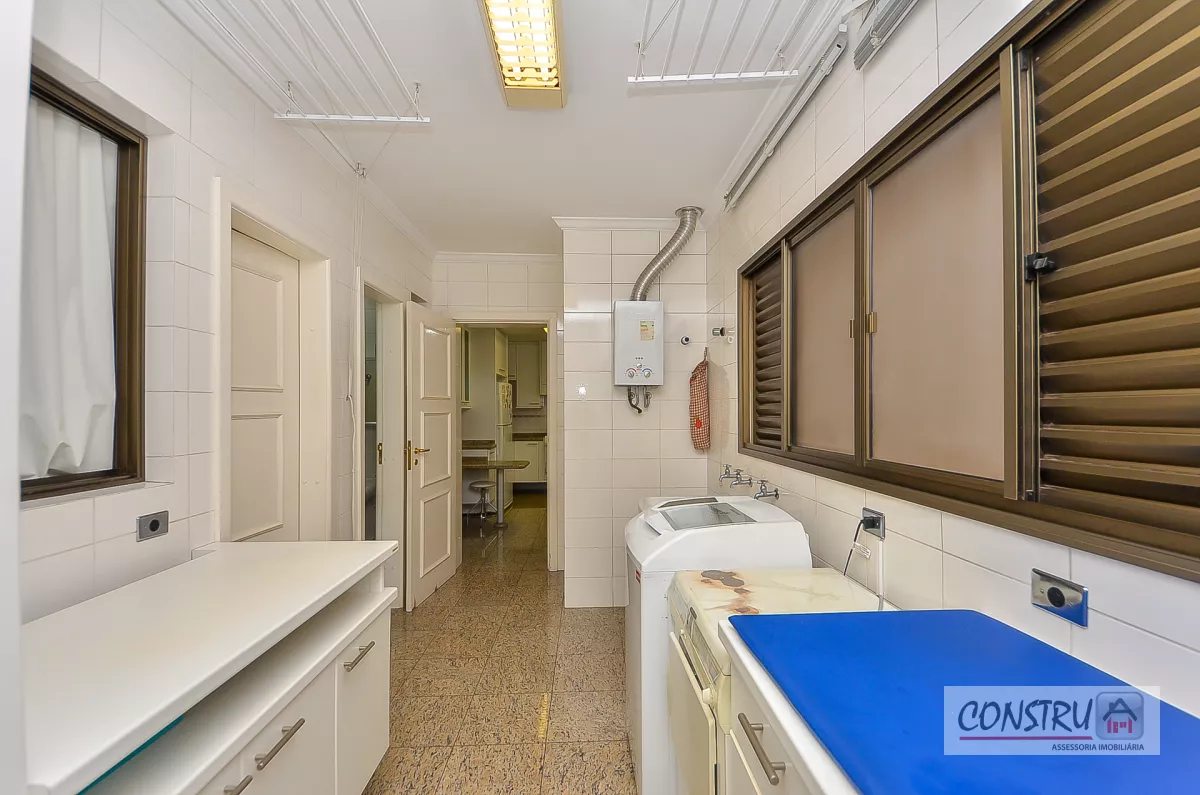 Apartamento no Batel de 346 m² com 4 quartos