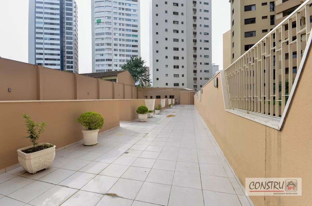 Apartamento no Batel de 346 m² com 4 quartos