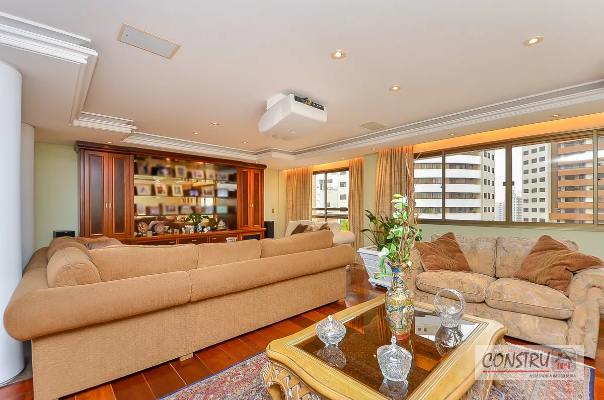 Apartamento no Batel de 346 m² com 4 quartos