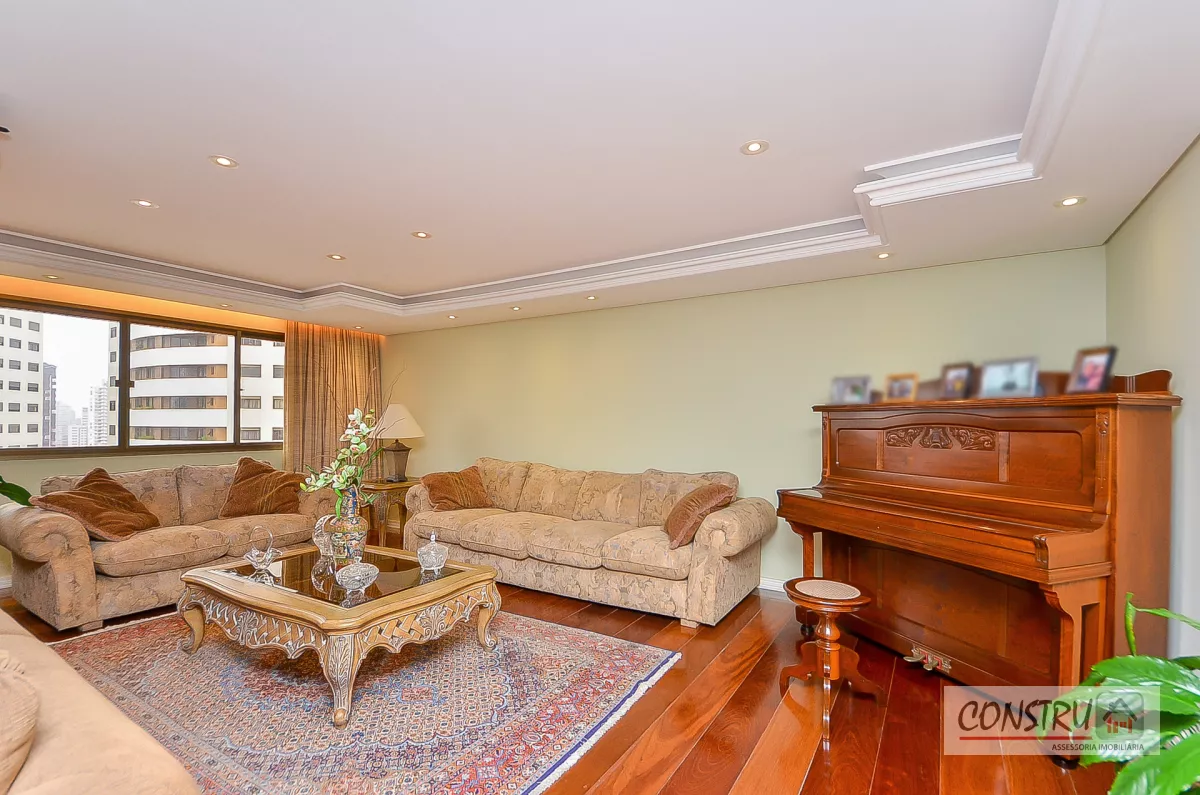 Apartamento no Batel de 346 m² com 4 quartos