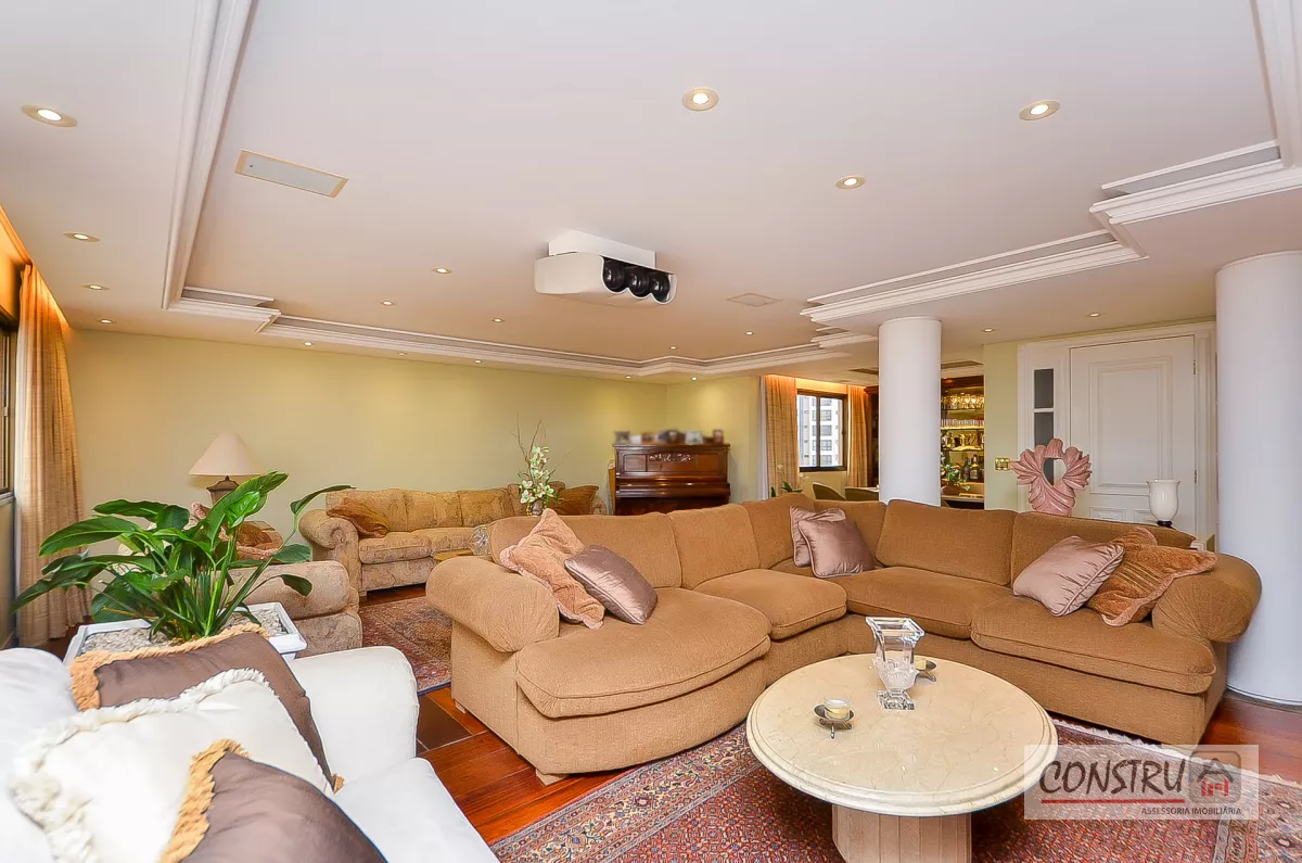 Apartamento no Batel de 346 m² com 4 quartos
