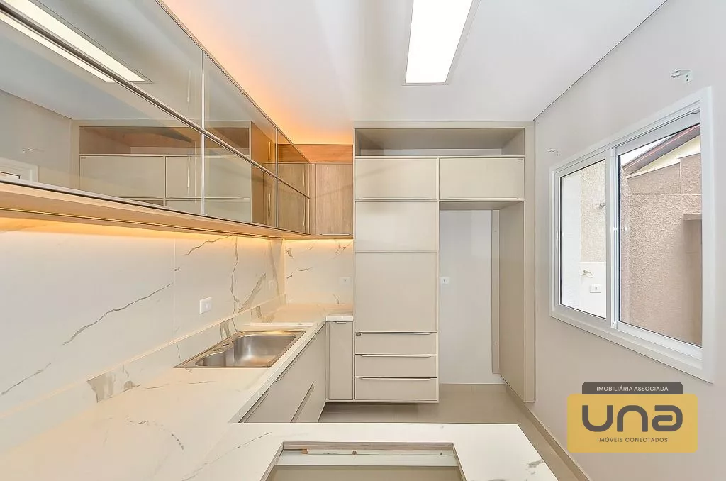 Sobrado com 3 dormitórios à venda, 112 m² por R$ 780.000,00 - Campo Comprido - Curitiba/PR