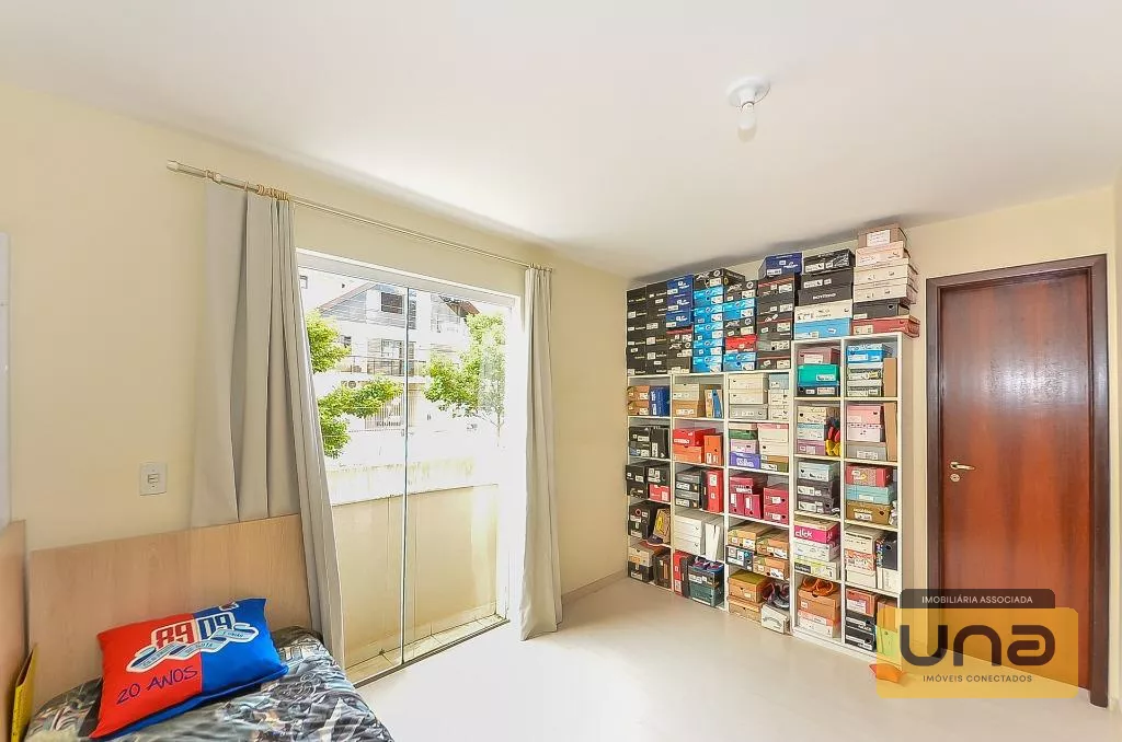 Sobrado 248m² c/ 4 suítes, 4 garagens cobertas por R$ 1.150.000 - estuda-se 50% do valor em imóvel como parte de pagamento - Bairro Campina Siqueira