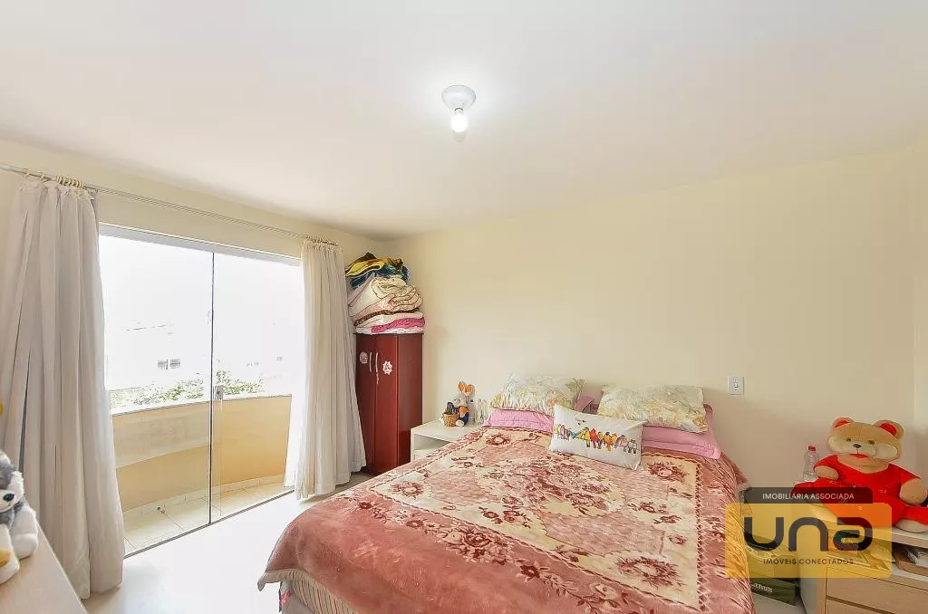 Sobrado 248m² c/ 4 suítes, 4 garagens cobertas por R$ 1.150.000 - estuda-se 50% do valor em imóvel como parte de pagamento - Bairro Campina Siqueira