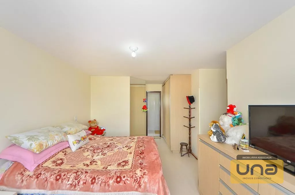 Sobrado 248m² c/ 4 suítes, 4 garagens cobertas por R$ 1.150.000 - estuda-se 50% do valor em imóvel como parte de pagamento - Bairro Campina Siqueira