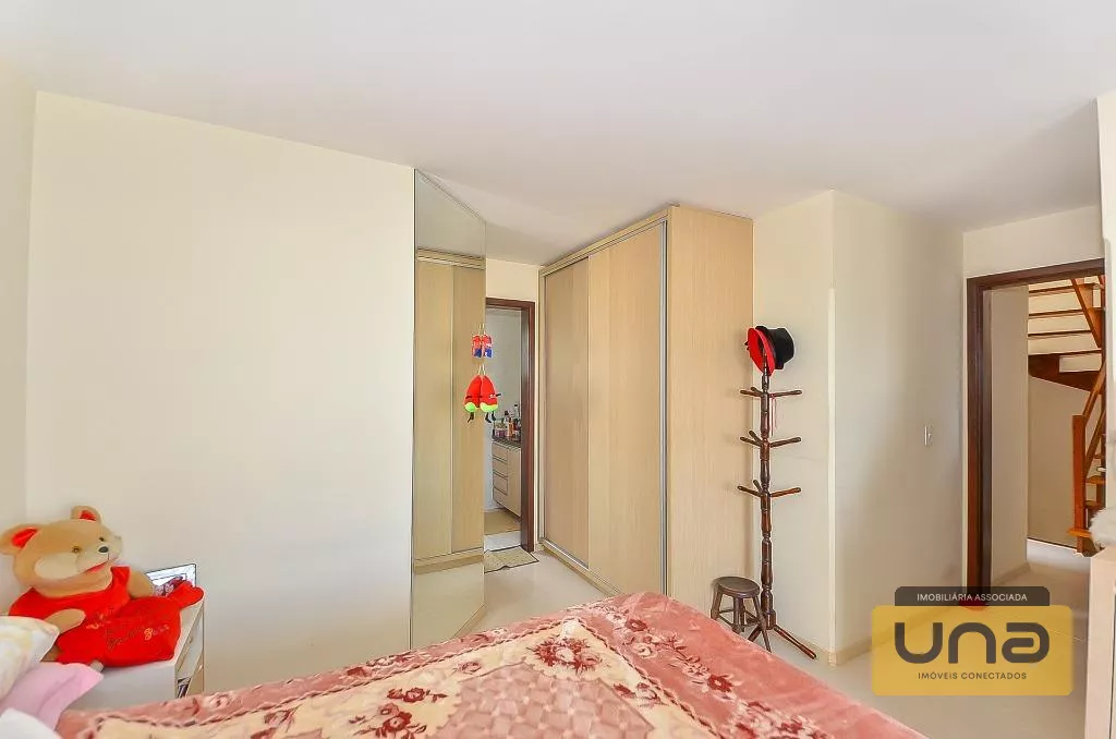 Sobrado 248m² c/ 4 suítes, 4 garagens cobertas por R$ 1.150.000 - estuda-se 50% do valor em imóvel como parte de pagamento - Bairro Campina Siqueira