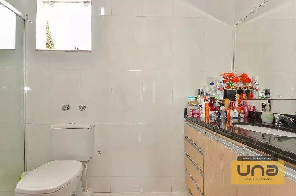 Sobrado 248m² c/ 4 suítes, 4 garagens cobertas por R$ 1.150.000 - estuda-se 50% do valor em imóvel como parte de pagamento - Bairro Campina Siqueira